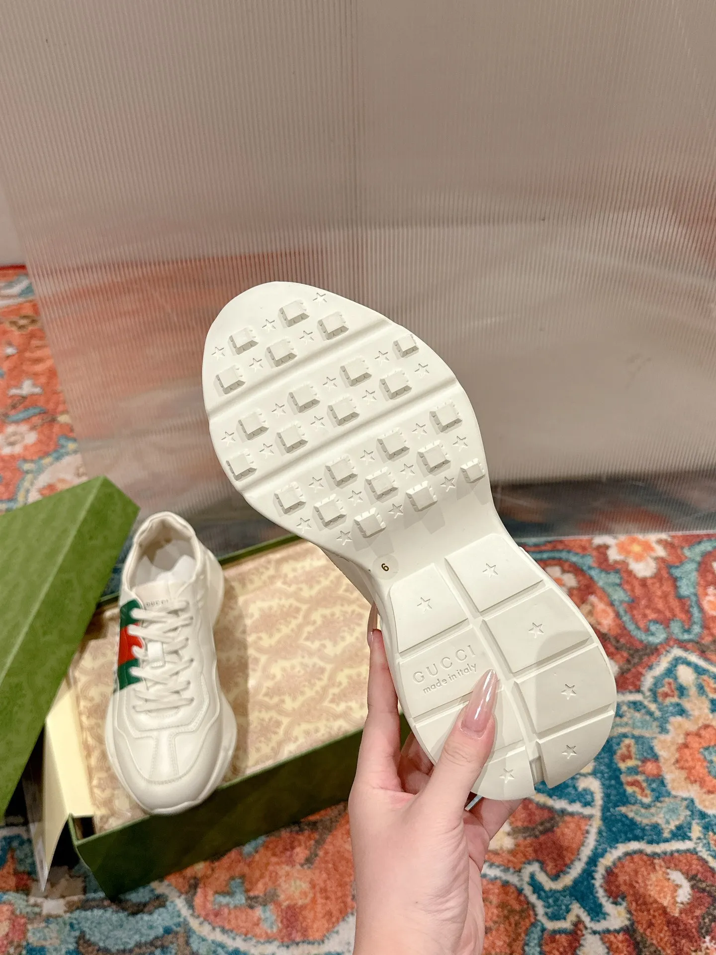 👟👟Ex-factory price 700👟👟 Men's size +10 🇮🇹Italy🇮🇹Gucci GUCCI🇮🇹Dad shoes (purchase level) (original replica) 👑 The original version purchased by Taikoo Hui has been continuously improved and upgraded in details, from the packaging of the shoes - anti-counterfeiting markings - shoe box accessories - fabric optimization - outsole technology - stitching and routing - oil edge technology. We do our best ◼️ Outsole: original plate molding ◼️ Upper: original grade A imported cowhide 🐮 ◼️ lining: original grade A mixed sheepskin 🐑 ◼️ Feet: original grade A mixed sheepskin 🐑 ◼️ Medium and low belt LOGO + original injection molding foot technology + original lasting technology ◼️ Original full set of customized packaging (anti-counterfeiting chip + a cloth bag + GUCCI card envelope + electronic invoice with credit card slip + shoelaces) ◼️ All details of the higher version are consistent with the original version (note the comparison) ◼️ Code number: 35-40 for women and 39-44 for men